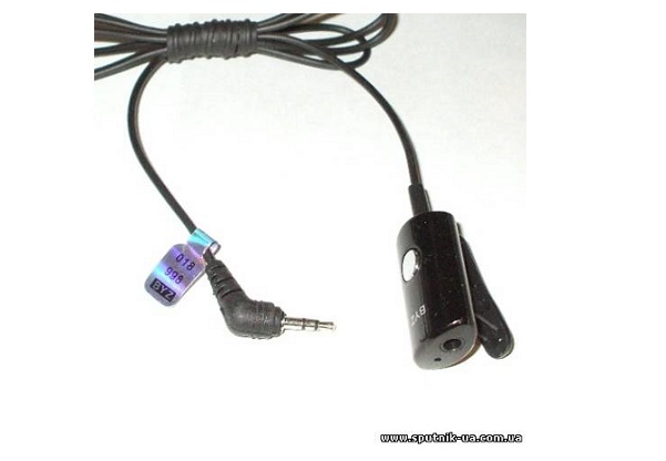 Перехідник під навушники 3,5 мм. з мікрофон і кнопкою відповіді для телефонів з вх 2,5мм.